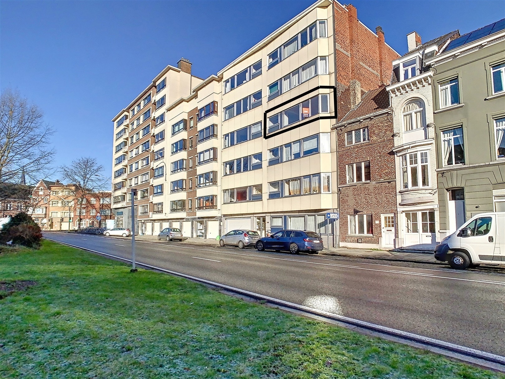 Lichtrijk 3-slaapkamer appartement op gunstige locatie te Gent!