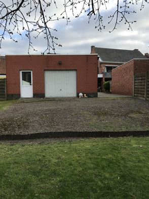 Handelszaak + ruime woonst in centrum Moerbeke-Waas