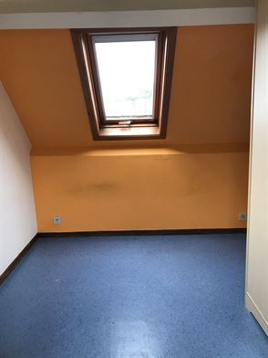 Handelszaak + ruime woonst in centrum Moerbeke-Waas