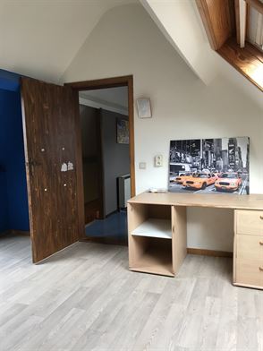 Handelszaak + ruime woonst in centrum Moerbeke-Waas