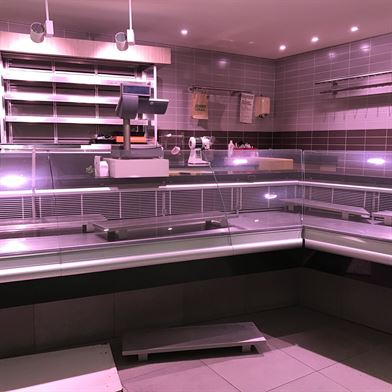 Handelszaak + ruime woonst in centrum Moerbeke-Waas