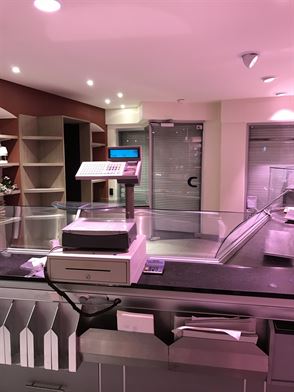 Handelszaak + ruime woonst in centrum Moerbeke-Waas