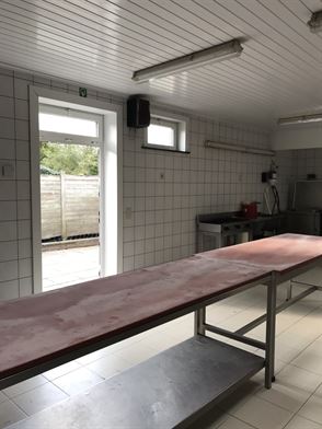 Handelszaak + ruime woonst in centrum Moerbeke-Waas