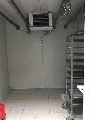 Handelszaak + ruime woonst in centrum Moerbeke-Waas