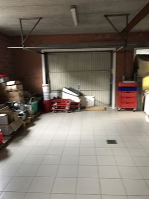 Handelszaak + ruime woonst in centrum Moerbeke-Waas