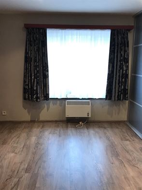 Handelszaak + ruime woonst in centrum Moerbeke-Waas