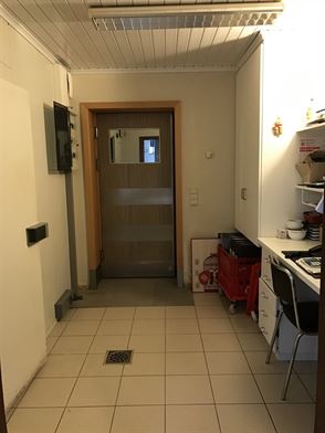 Handelszaak + ruime woonst in centrum Moerbeke-Waas