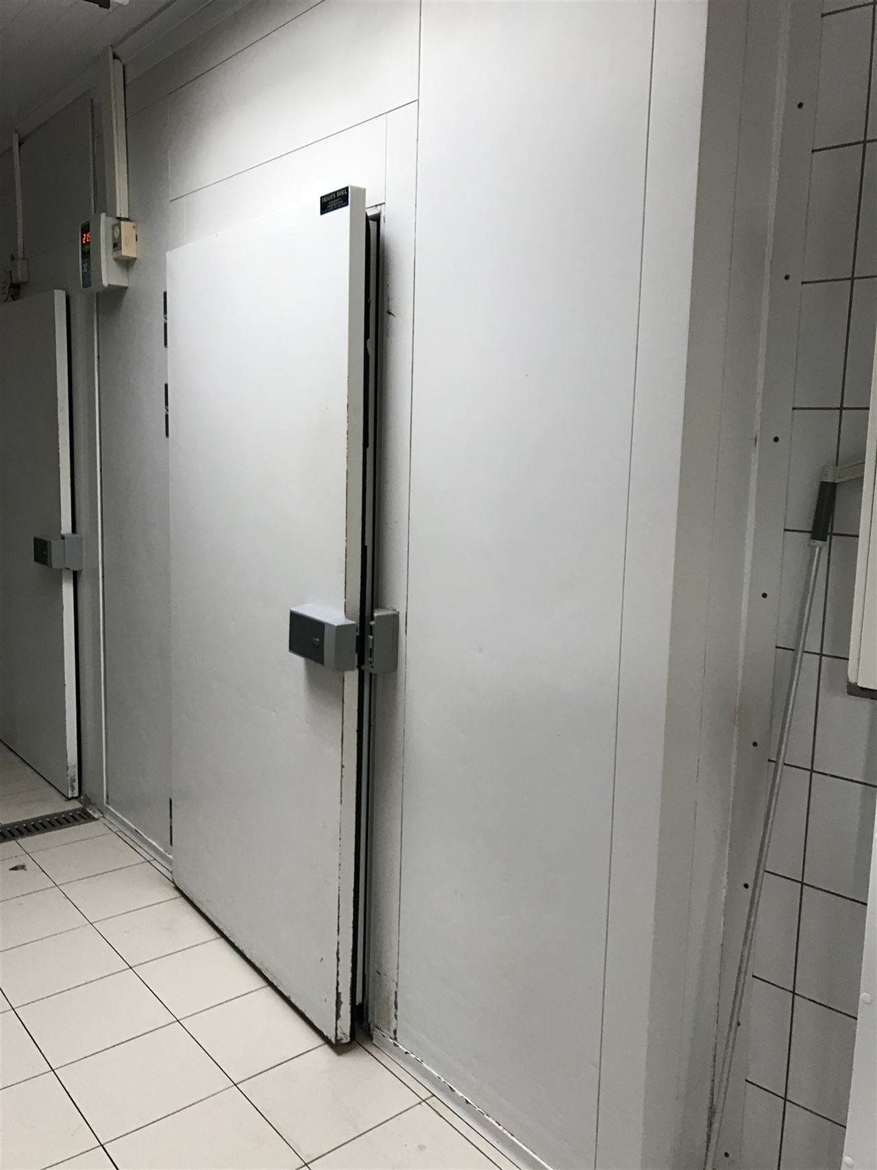 Ruime woonst met handelszaak