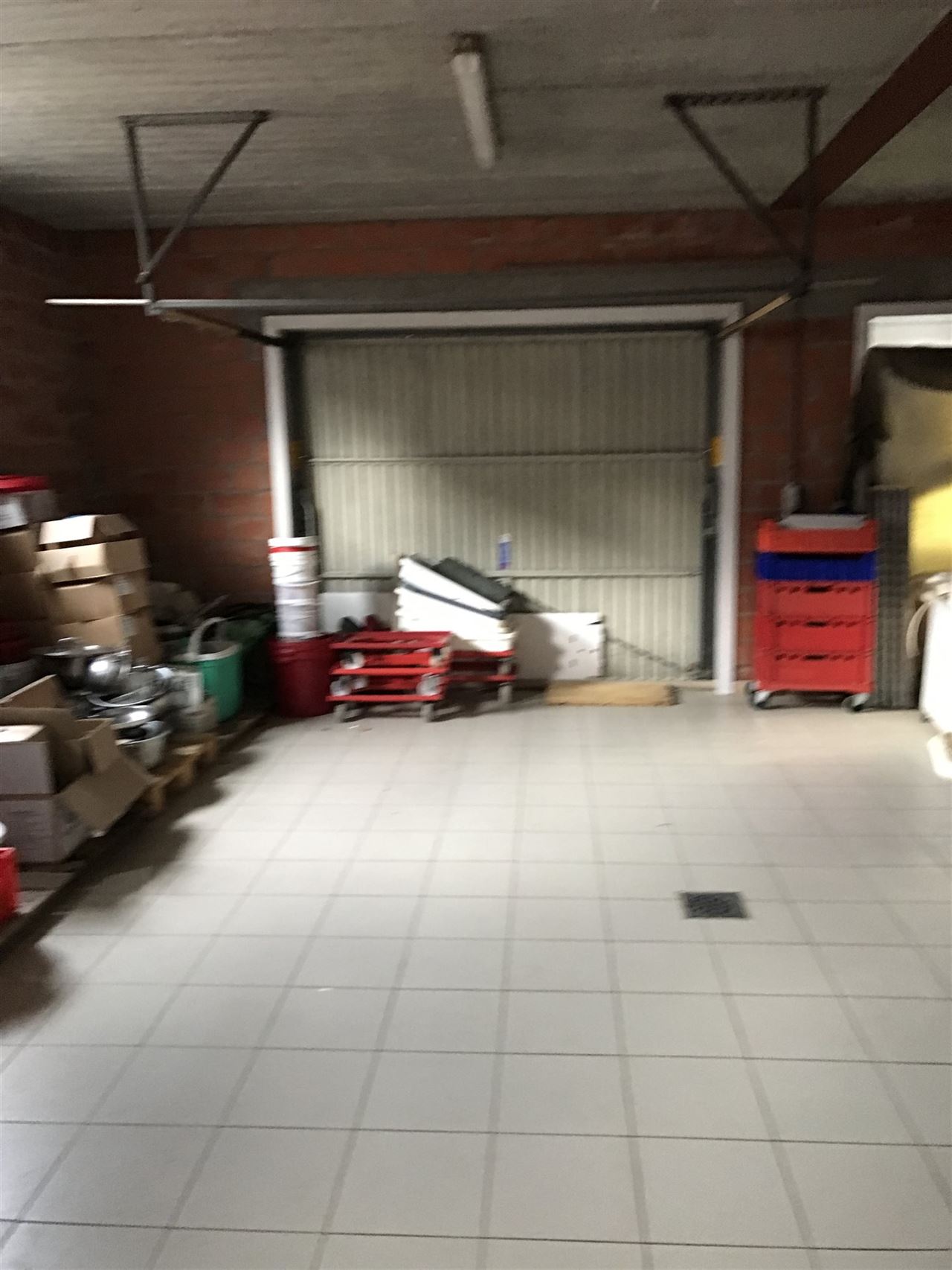 Ruime woonst met handelszaak