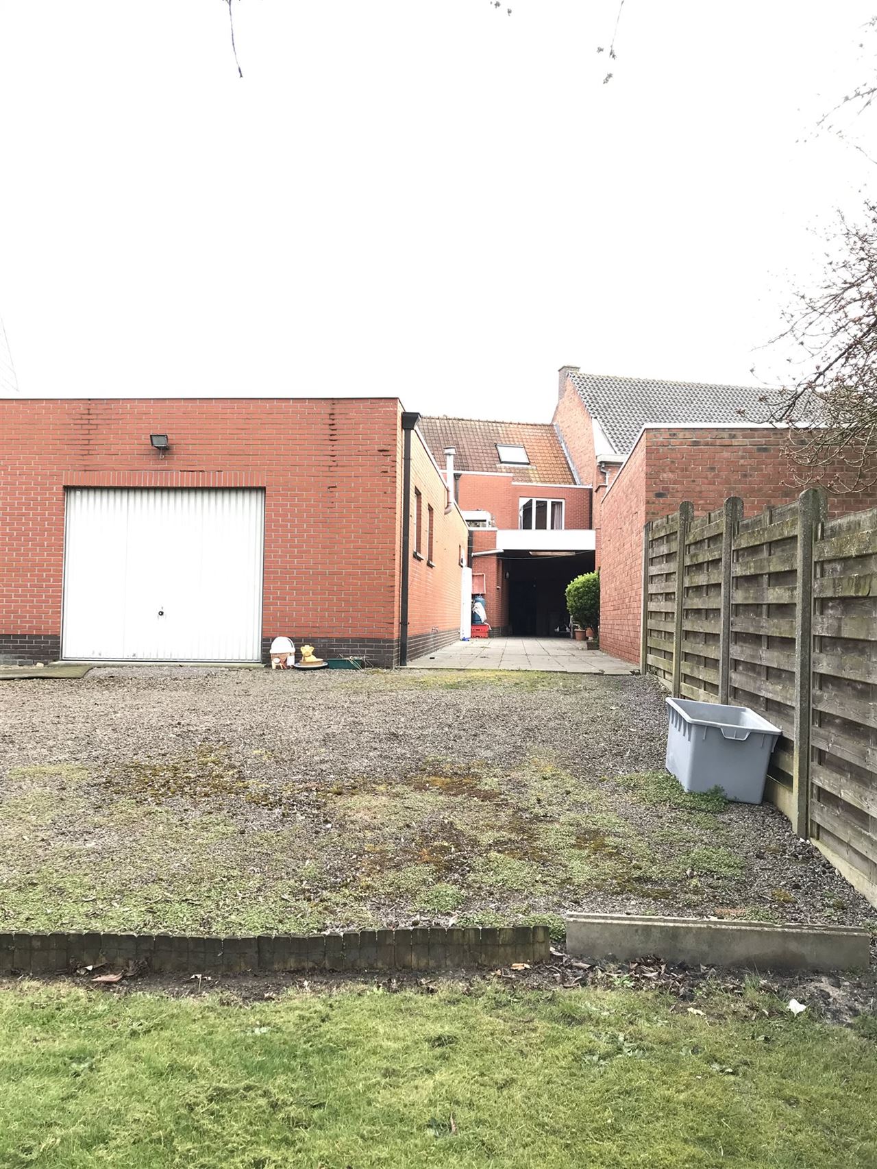 Ruime woonst met handelszaak