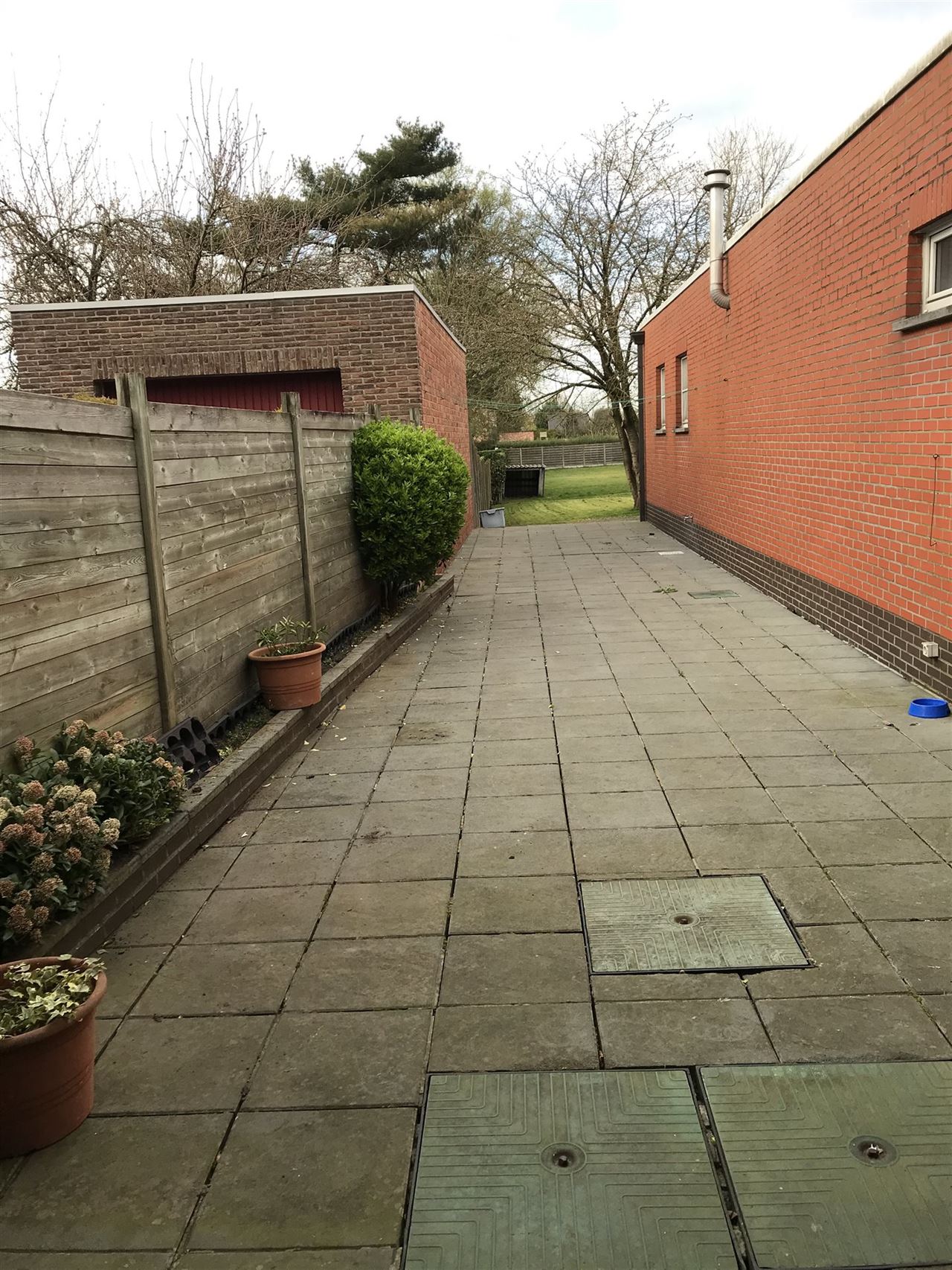 Ruime woonst met handelszaak