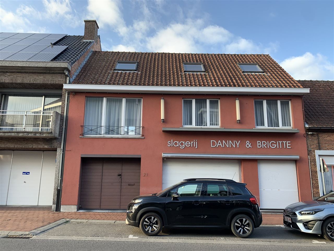 Ruime woonst met handelszaak