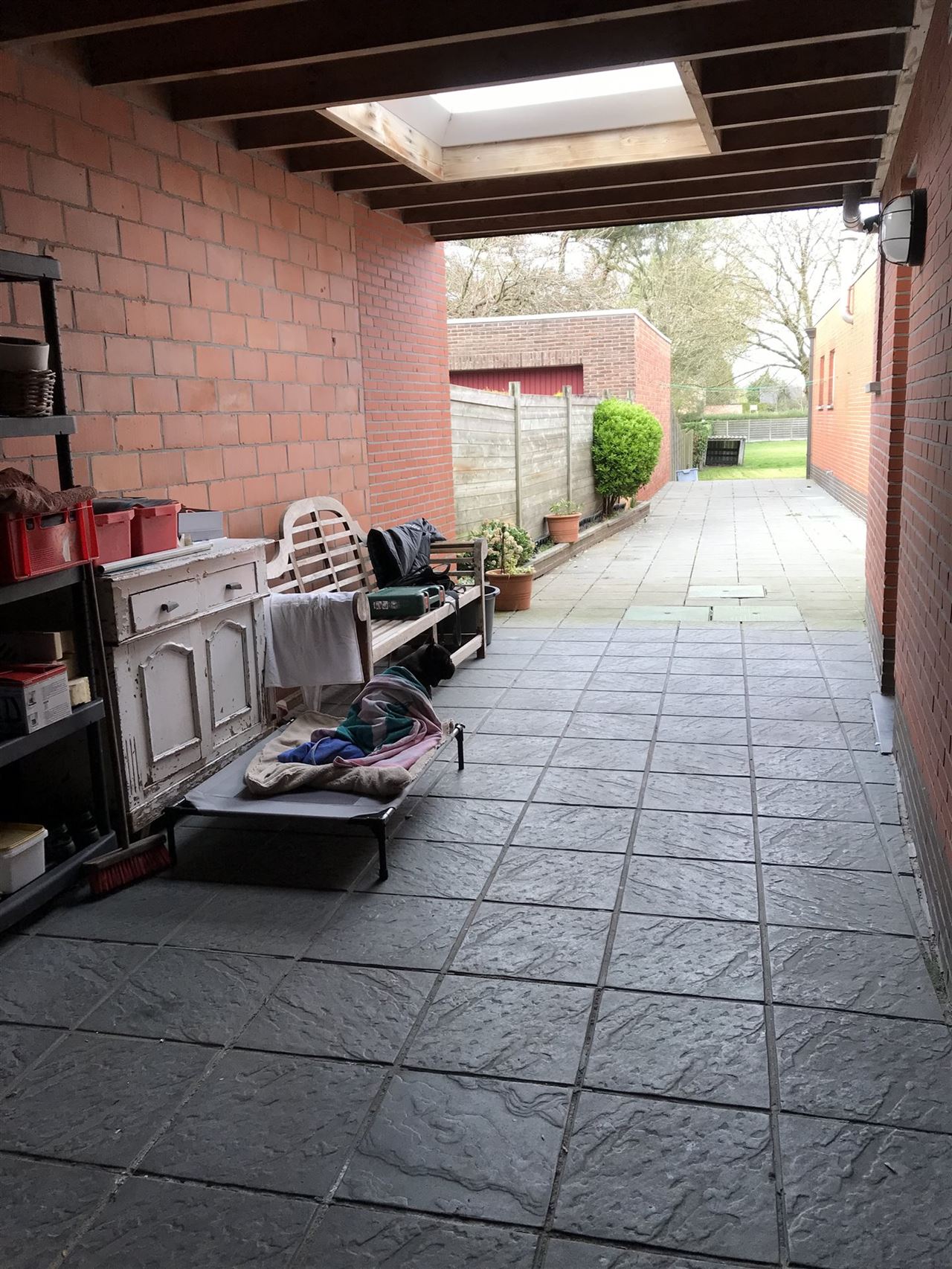 Ruime woonst met handelszaak