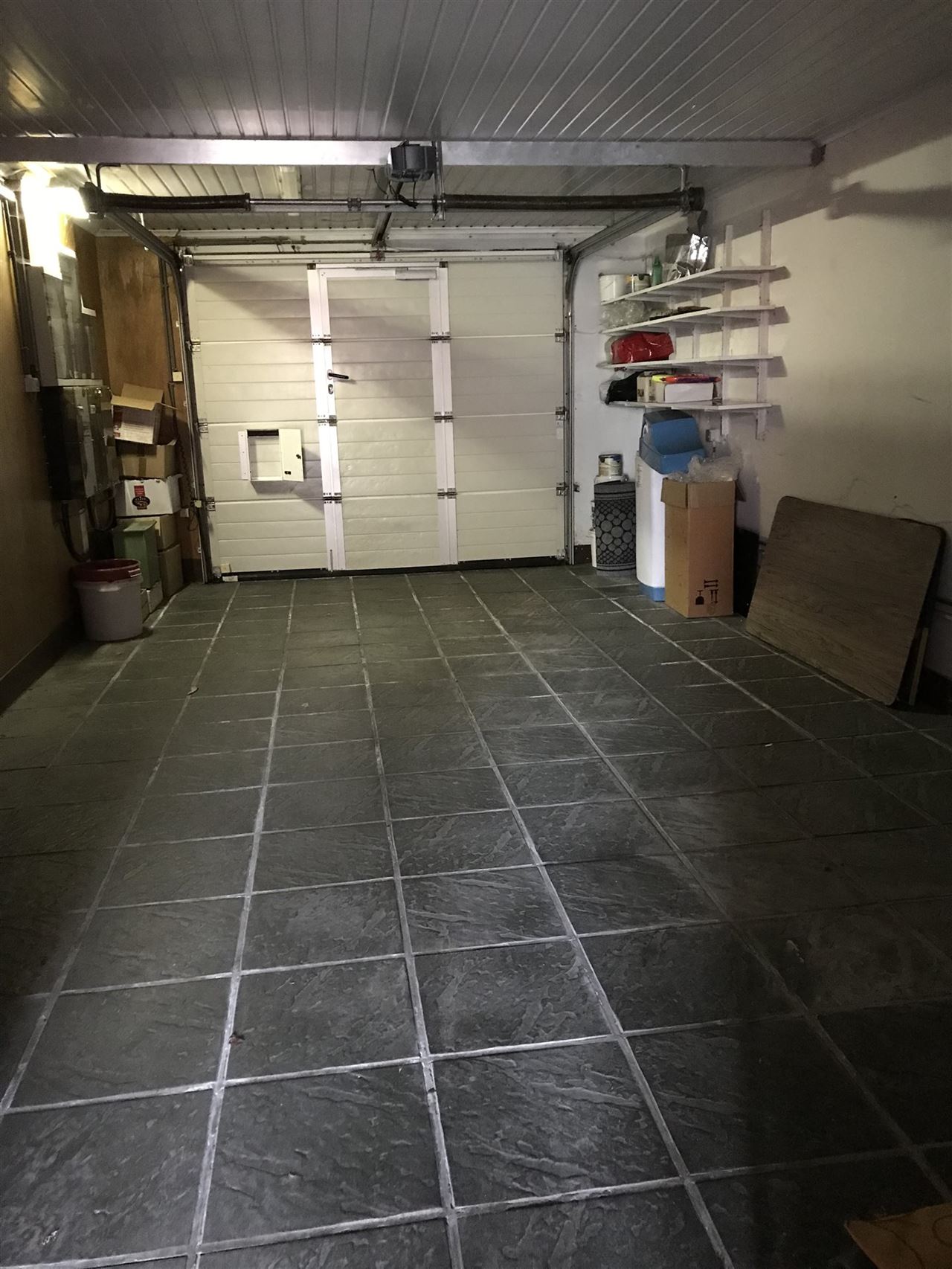 Ruime woonst met handelszaak