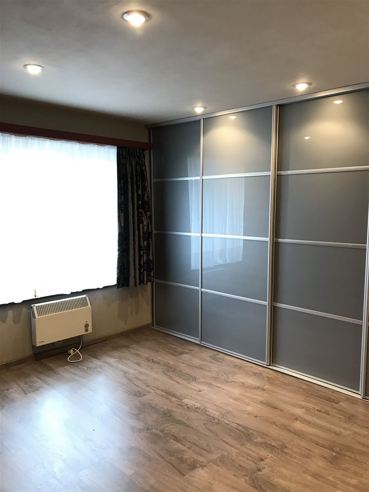 Ruime woonst met handelszaak