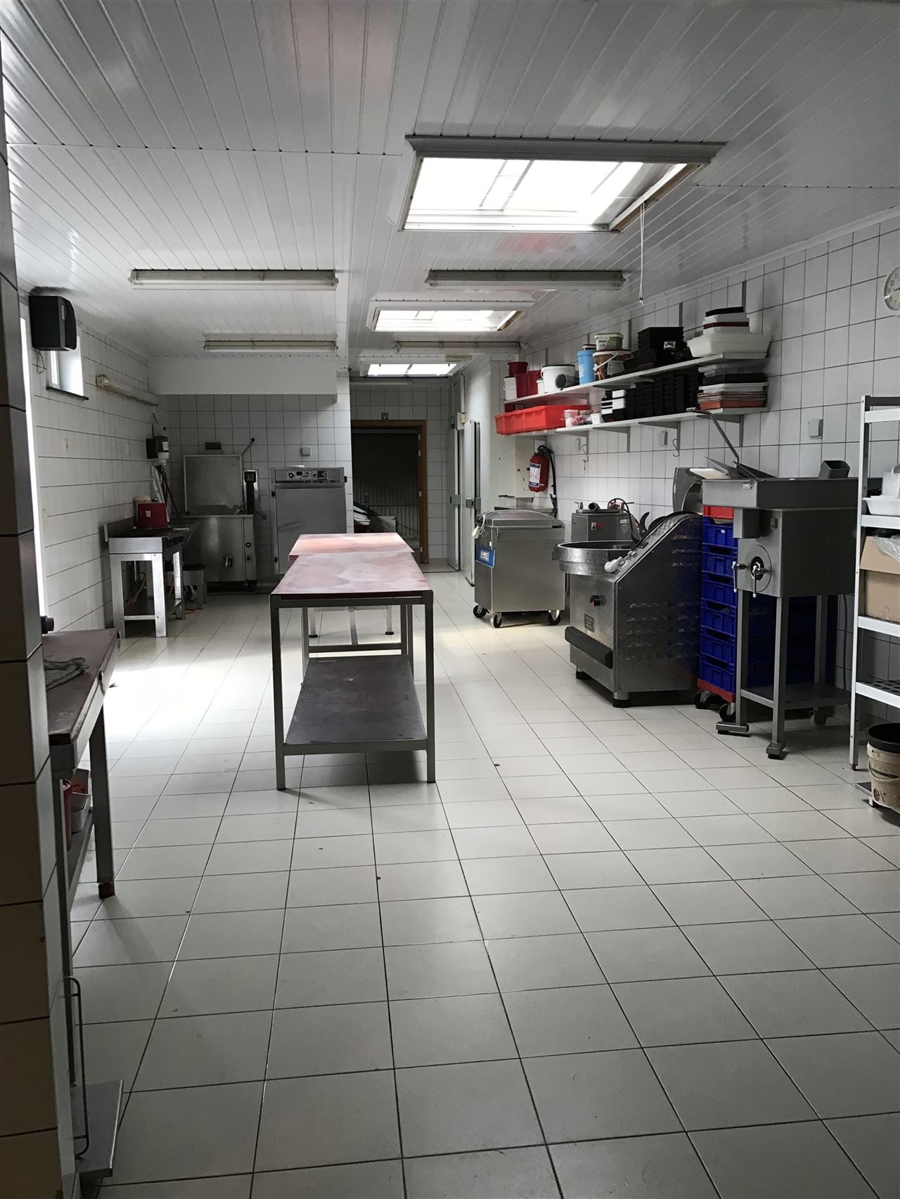 Ruime woonst met handelszaak