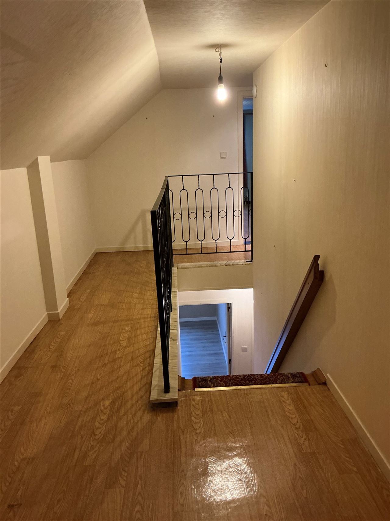 Stijlvolle villa met 4 slaapkamers in rustige buurt.