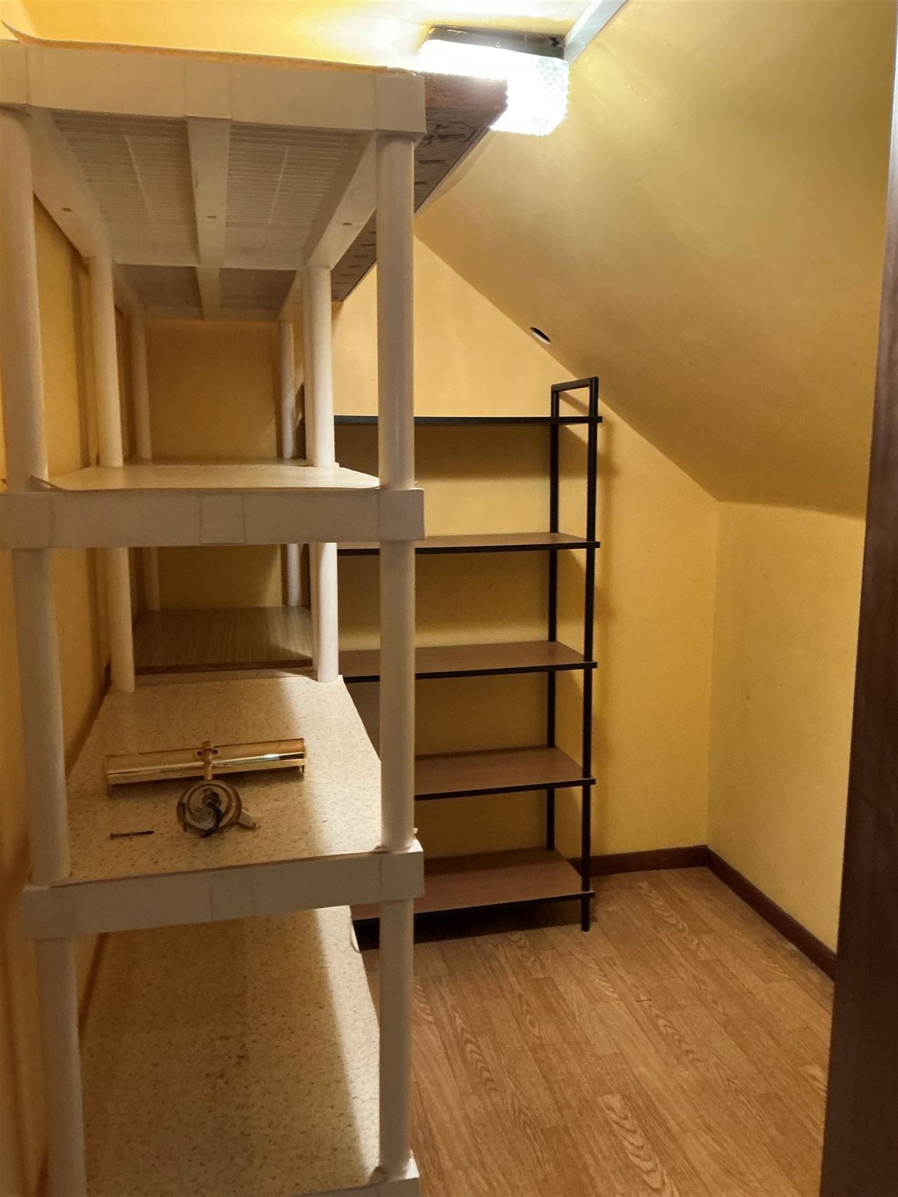 Stijlvolle villa met 4 slaapkamers in rustige buurt.