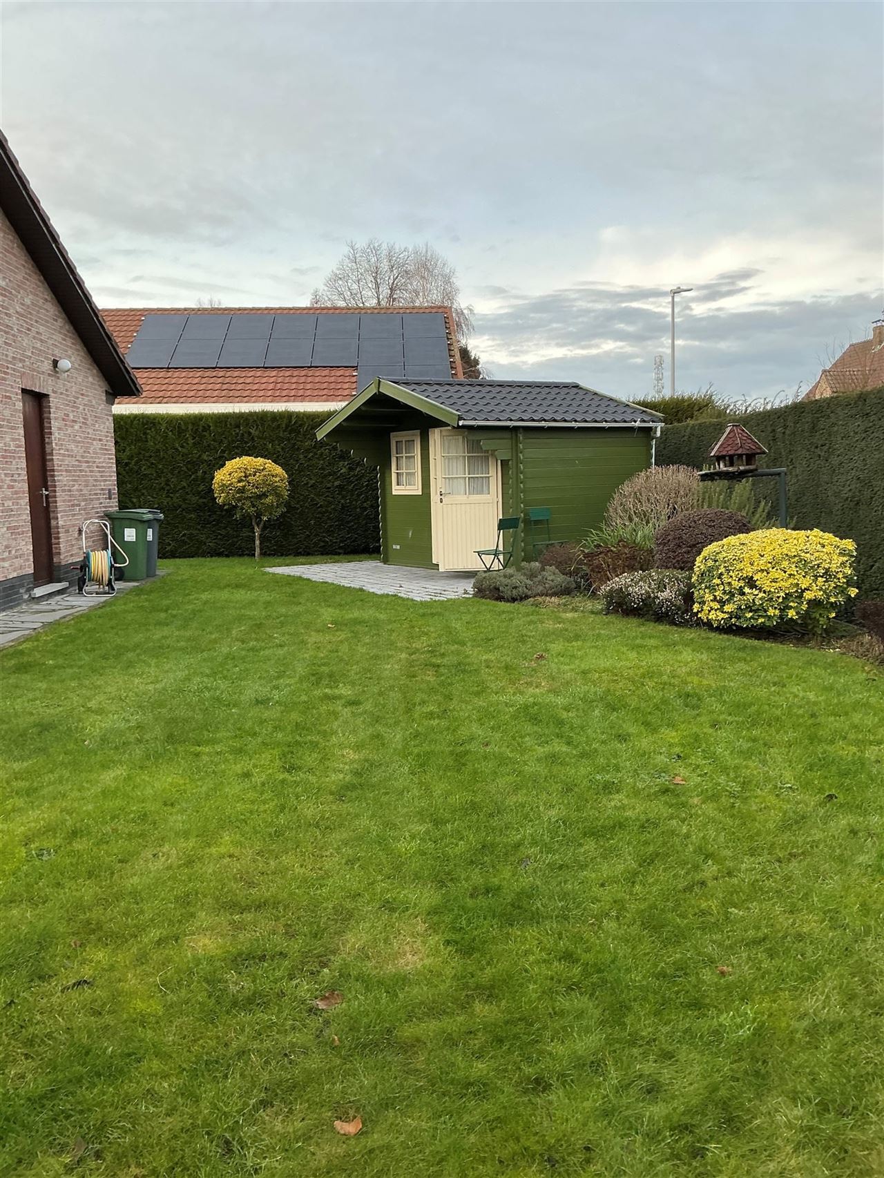 Stijlvolle villa met 4 slaapkamers in rustige buurt.