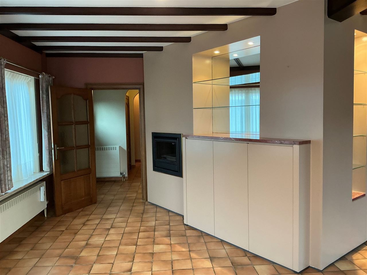 Stijlvolle villa met 4 slaapkamers in rustige buurt.