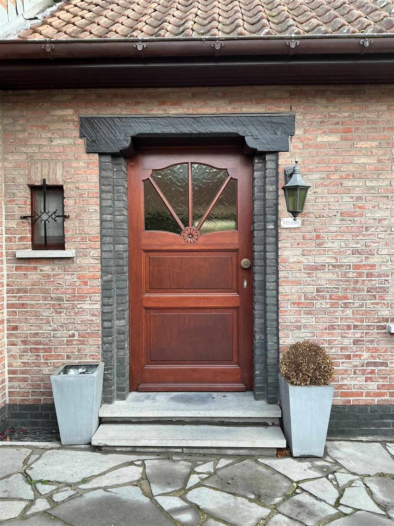 Stijlvolle villa met 4 slaapkamers in rustige buurt.