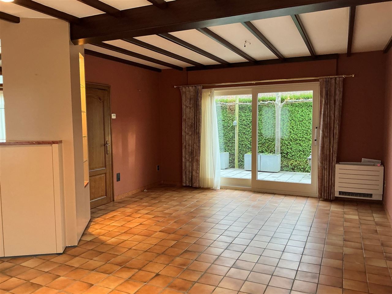 Stijlvolle villa met 4 slaapkamers in rustige buurt.