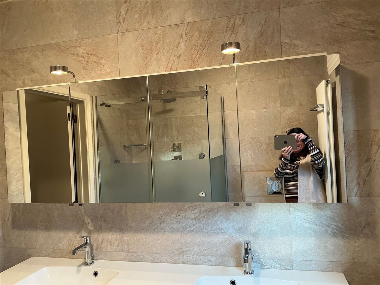 Stijlvolle villa met 4 slaapkamers in rustige buurt.