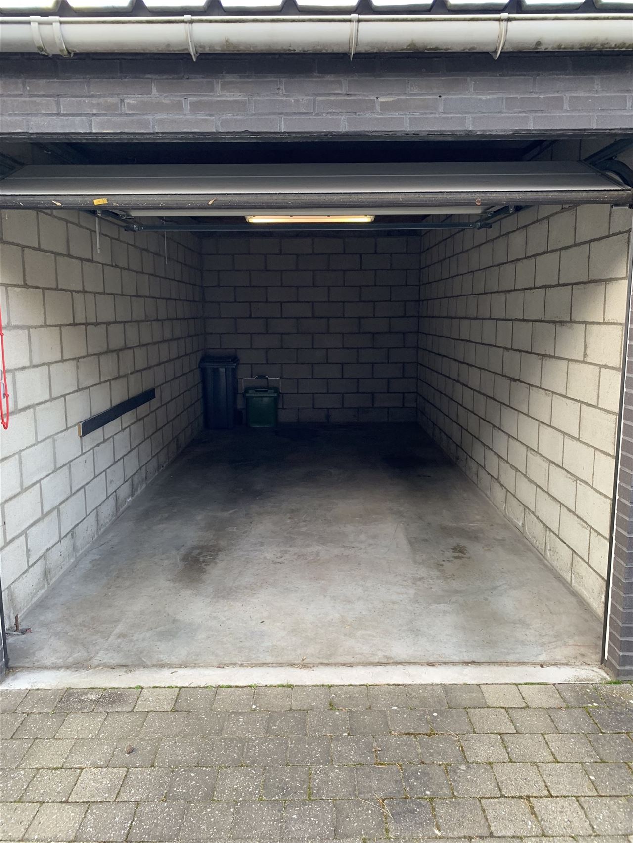 Appartement met 2 slaapkamers, terras en garage