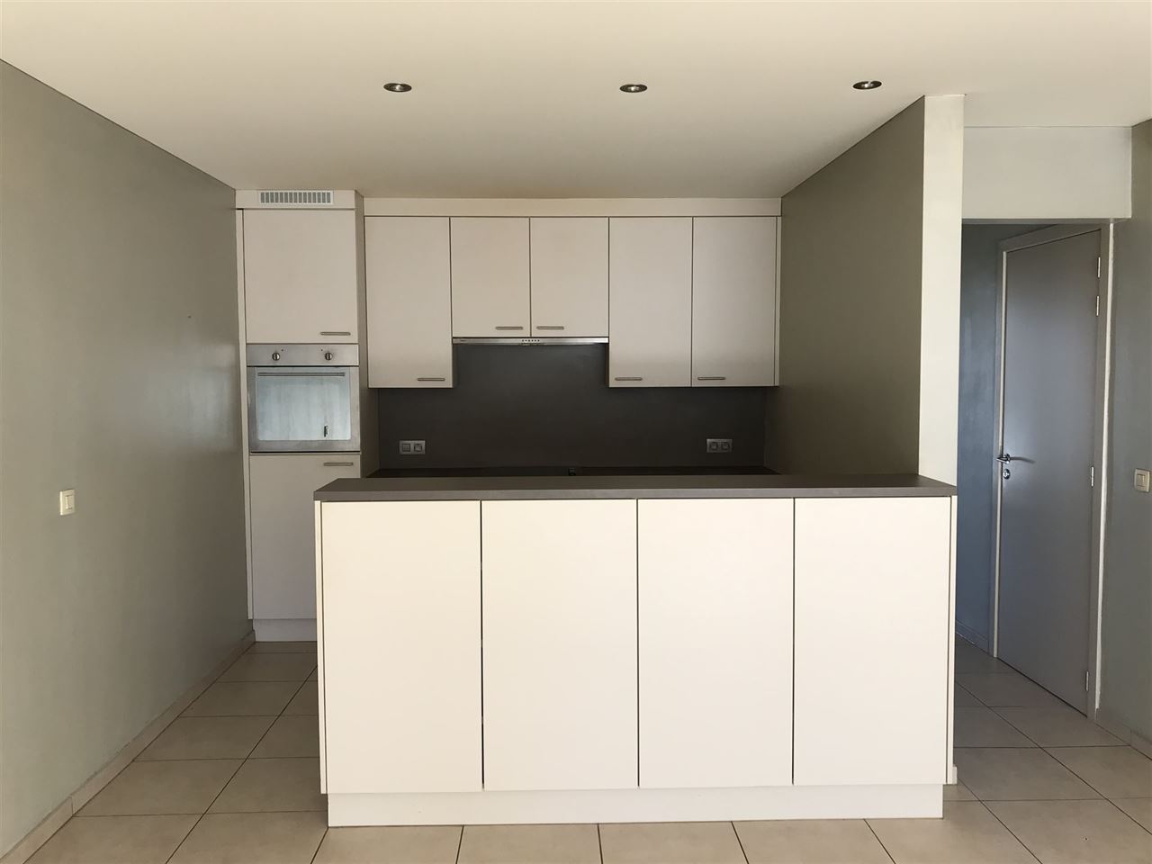 Appartement met 2 slaapkamers, terras en garage