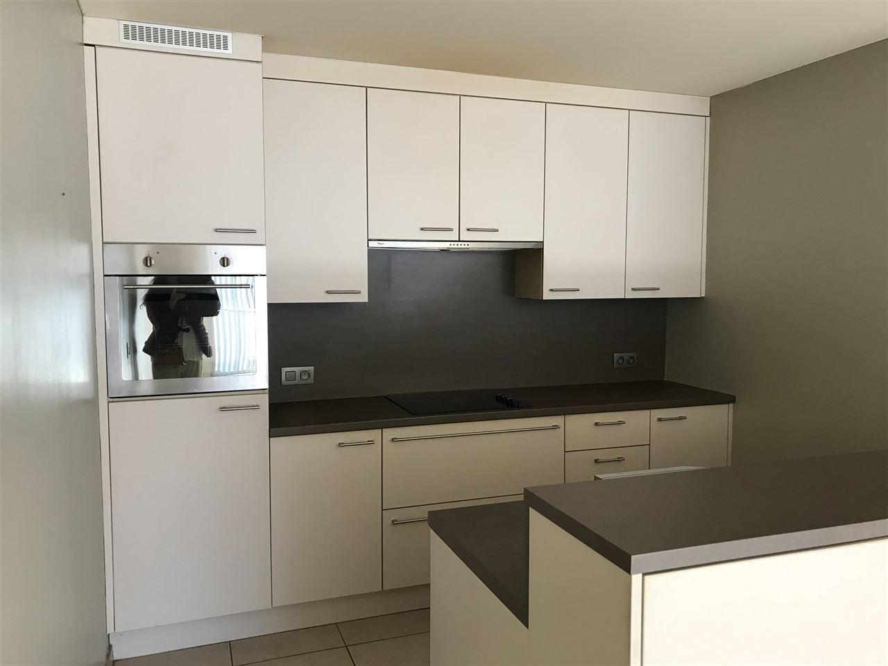 Appartement met 2 slaapkamers, terras en garage