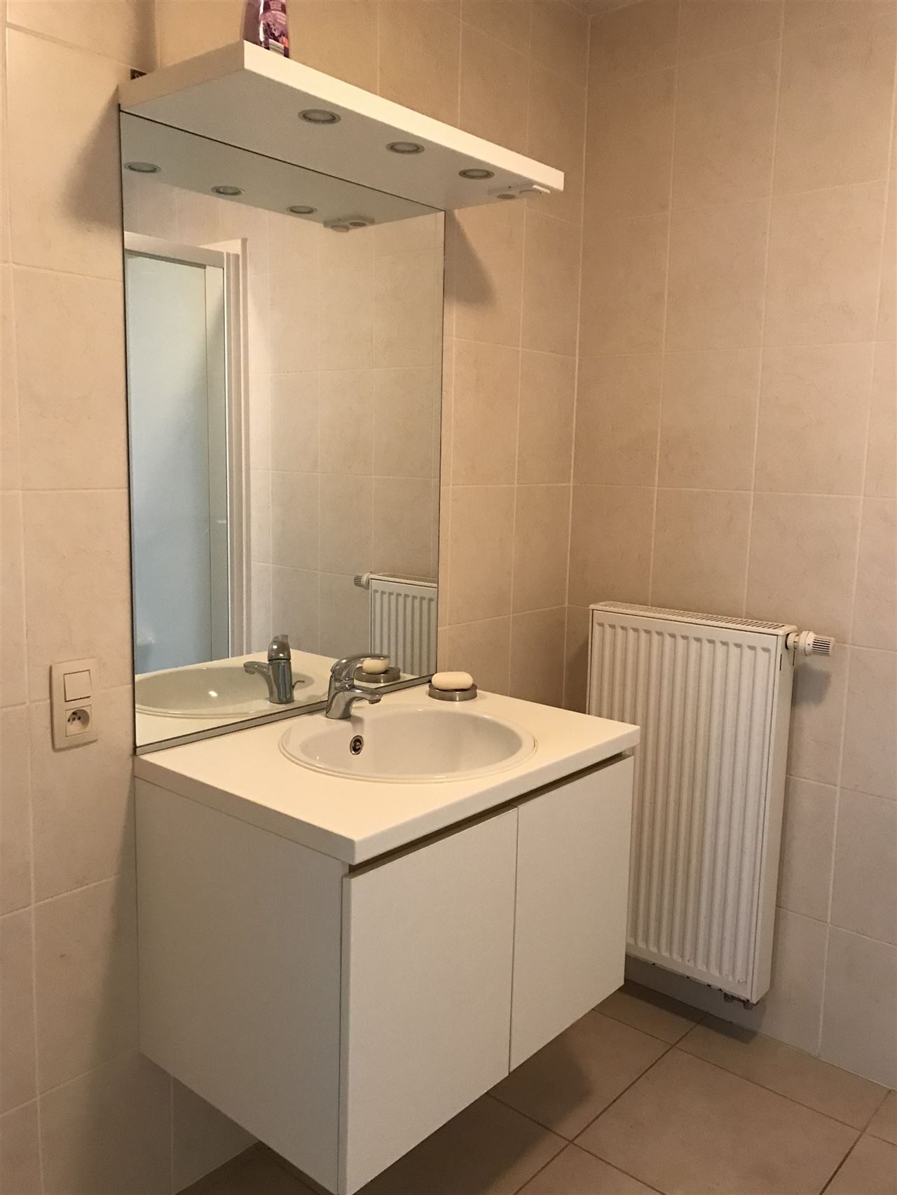 Appartement met 2 slaapkamers, terras en garage