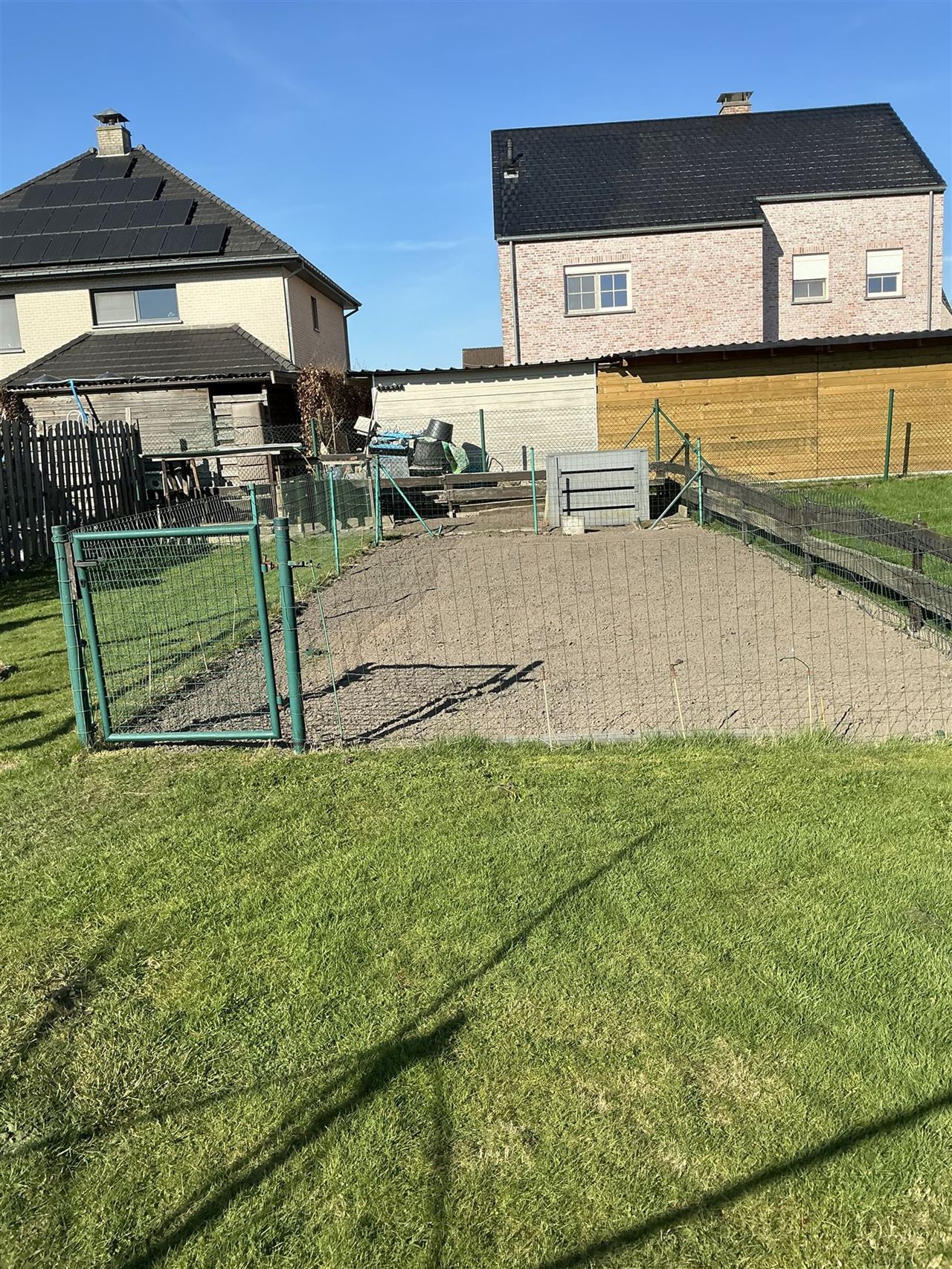 Groen gelegen, te renoveren huisje op een perceel van 500m²