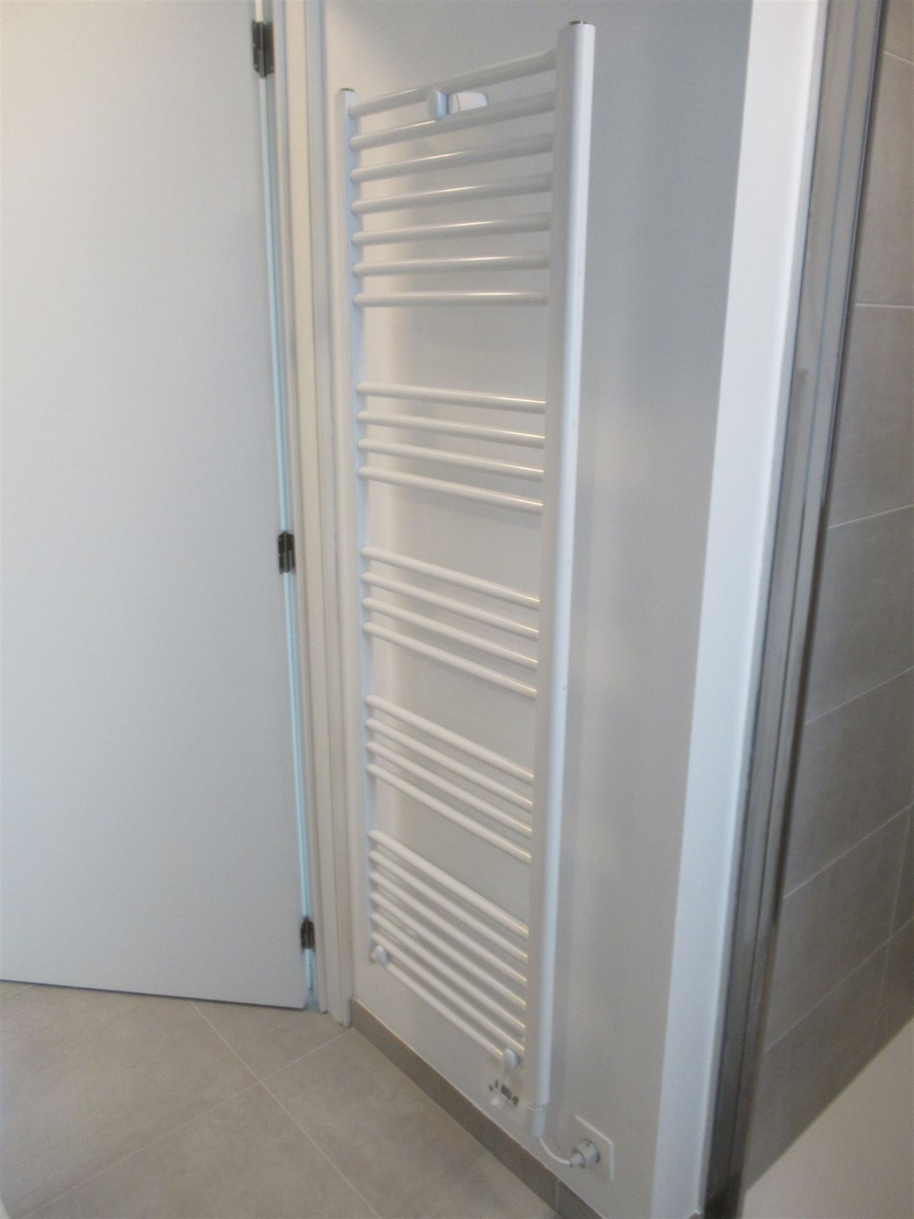 Nieuw trendy appartement met 1 slaapkamer en groot terras