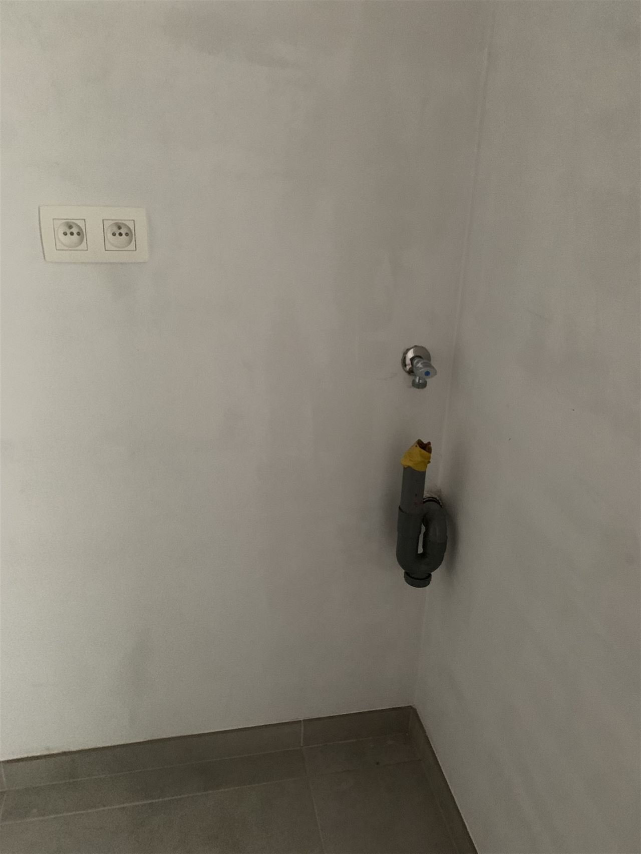 Nieuw trendy appartement met 1 slaapkamer en groot terras