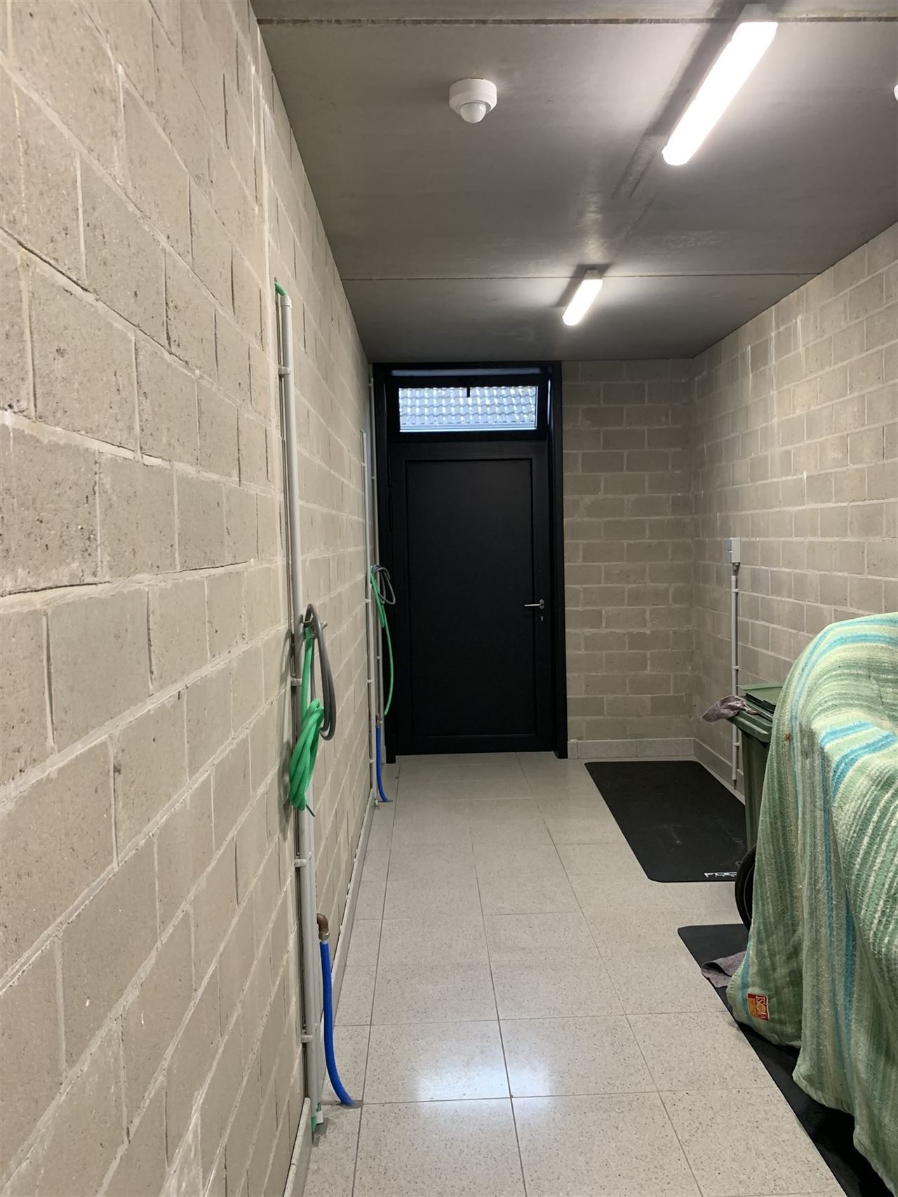 Nieuw trendy appartement met 1 slaapkamer en groot terras