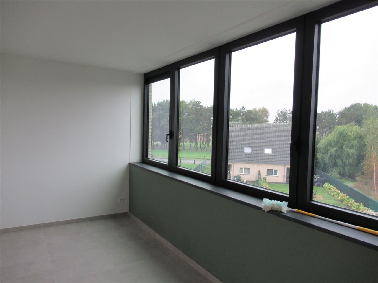 Nieuw trendy appartement met 1 slaapkamer en groot terras