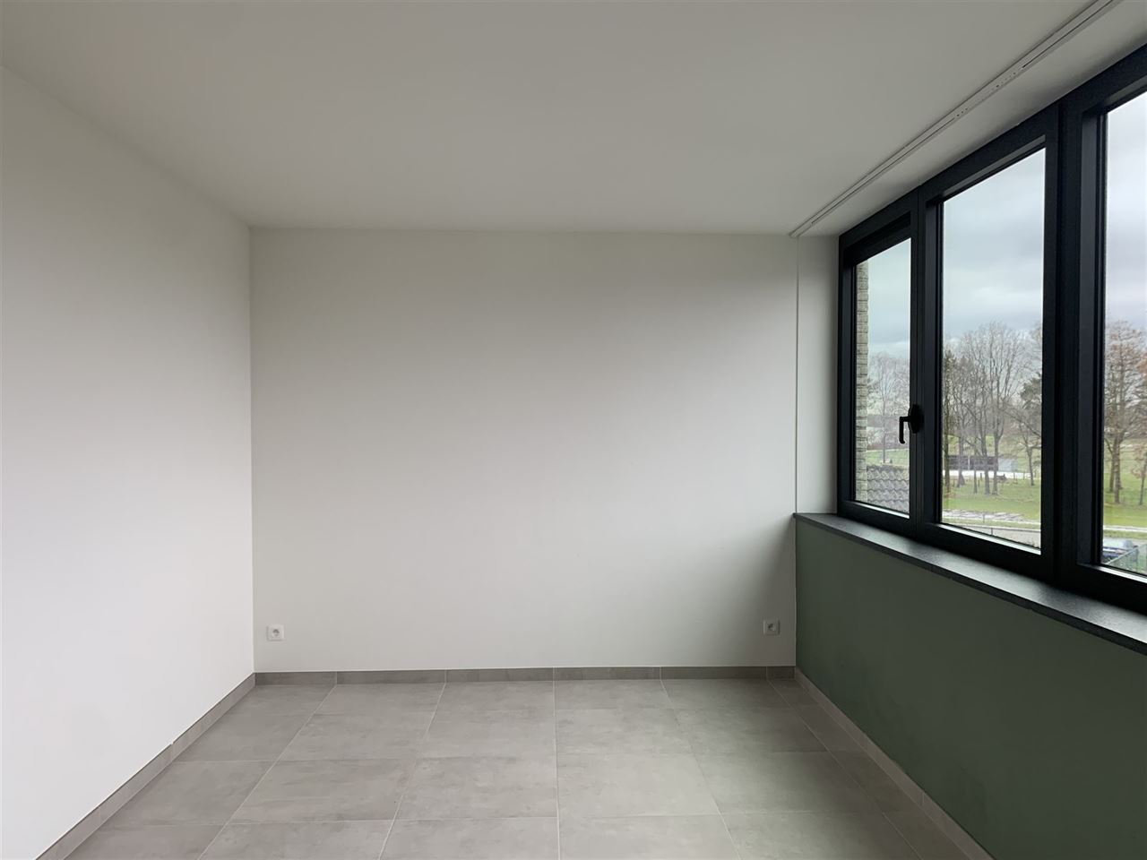 Nieuw trendy appartement met 1 slaapkamer en groot terras