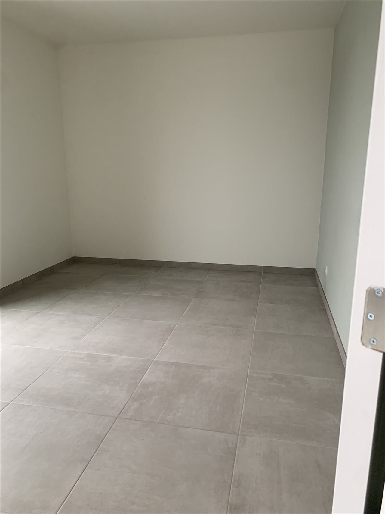 Nieuw trendy appartement met 1 slaapkamer en groot terras