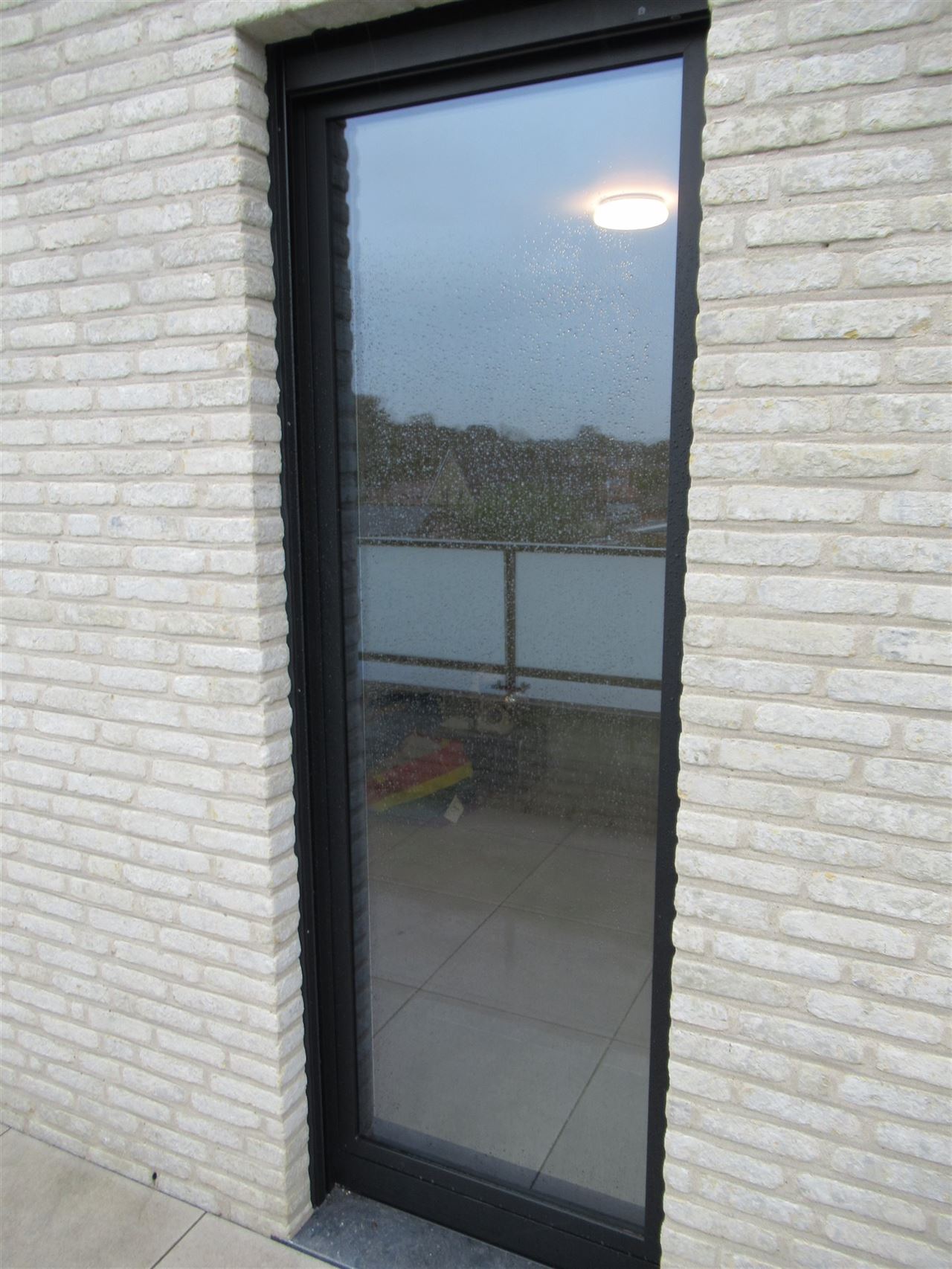 Nieuw trendy appartement met 1 slaapkamer en groot terras