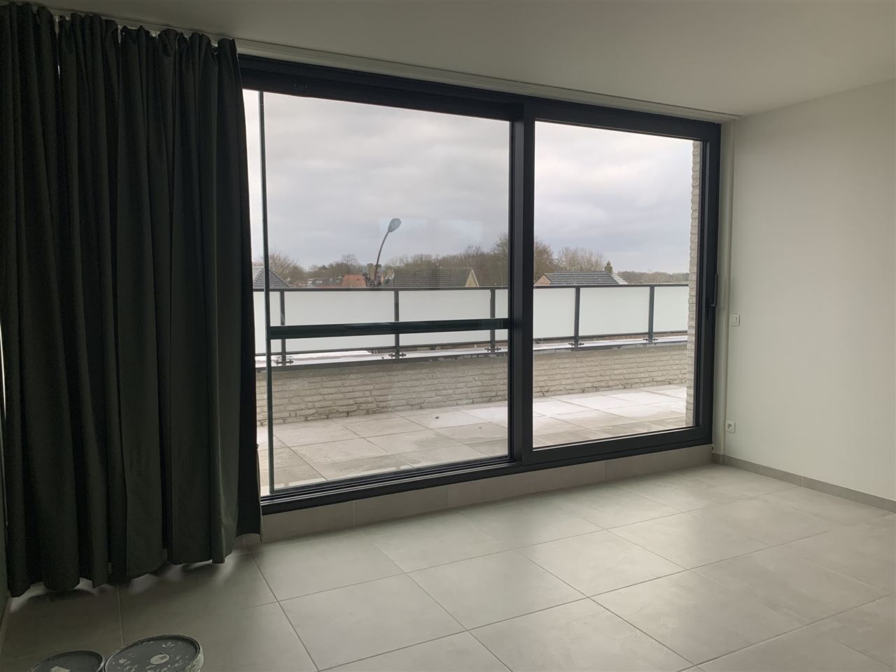 Nieuw trendy appartement met 1 slaapkamer en groot terras