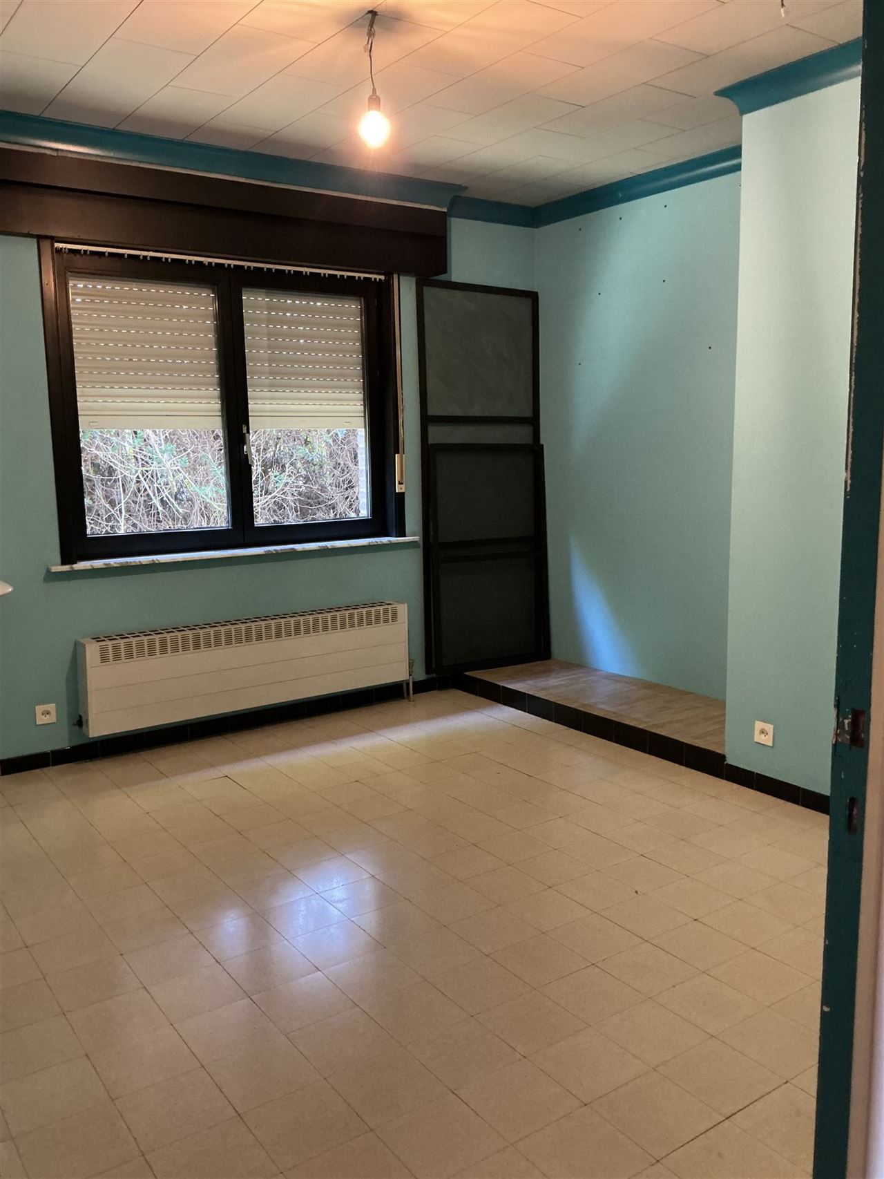 Ruime, iets oudere, bungalow op een perceel van 2426m²