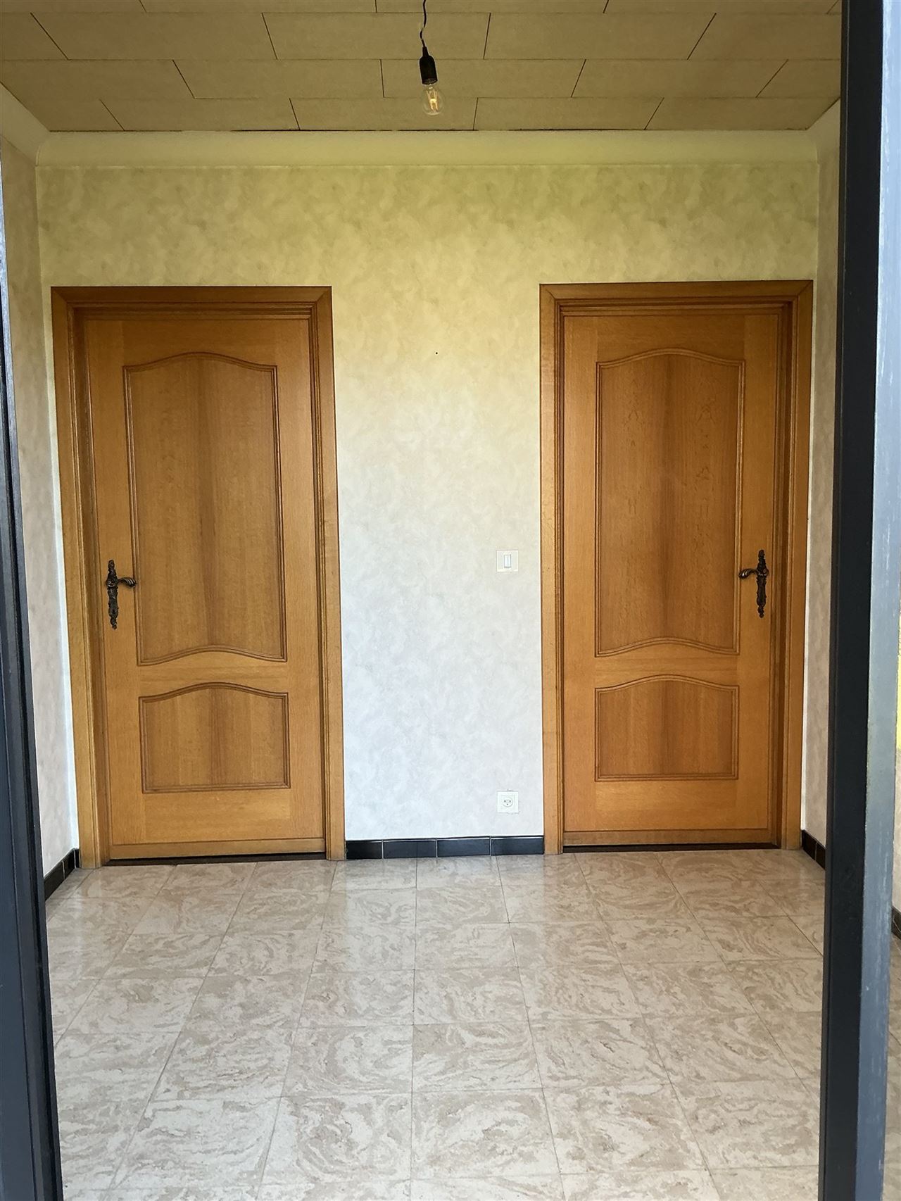 Ruime, iets oudere, bungalow op een perceel van 2426m²