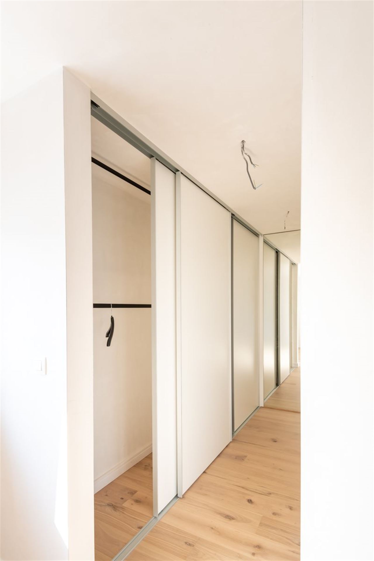 Moderne recente woning met garage en tuinterras