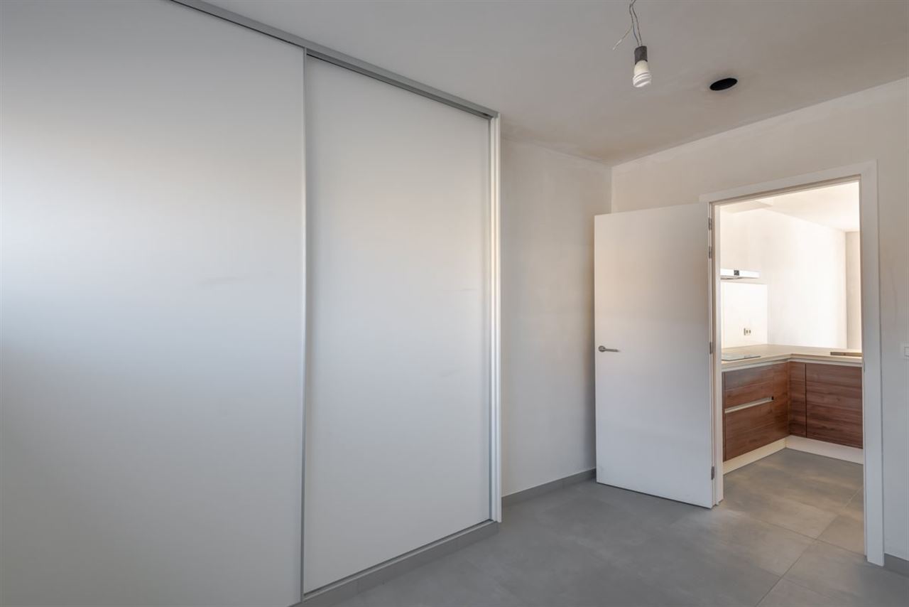 Moderne recente woning met garage en tuinterras