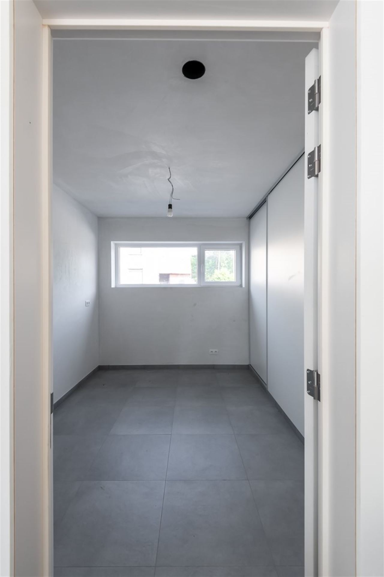 Moderne recente woning met garage en tuinterras