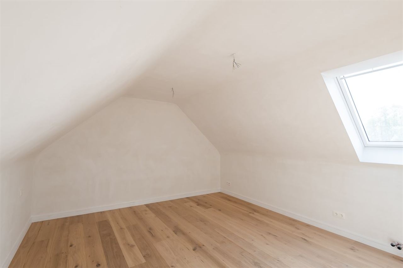 Moderne recente woning met garage en tuinterras