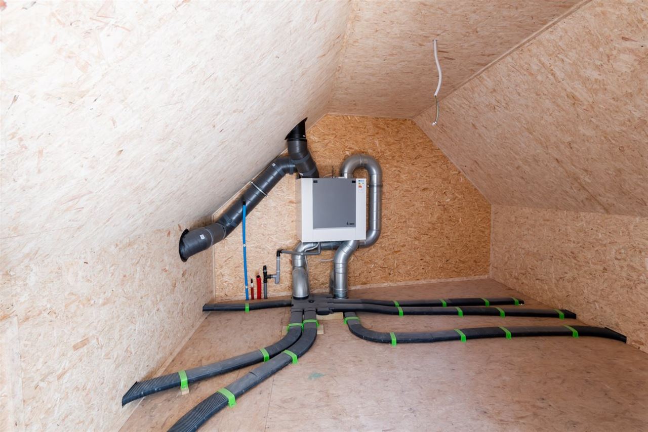 Moderne recente woning met garage en tuinterras