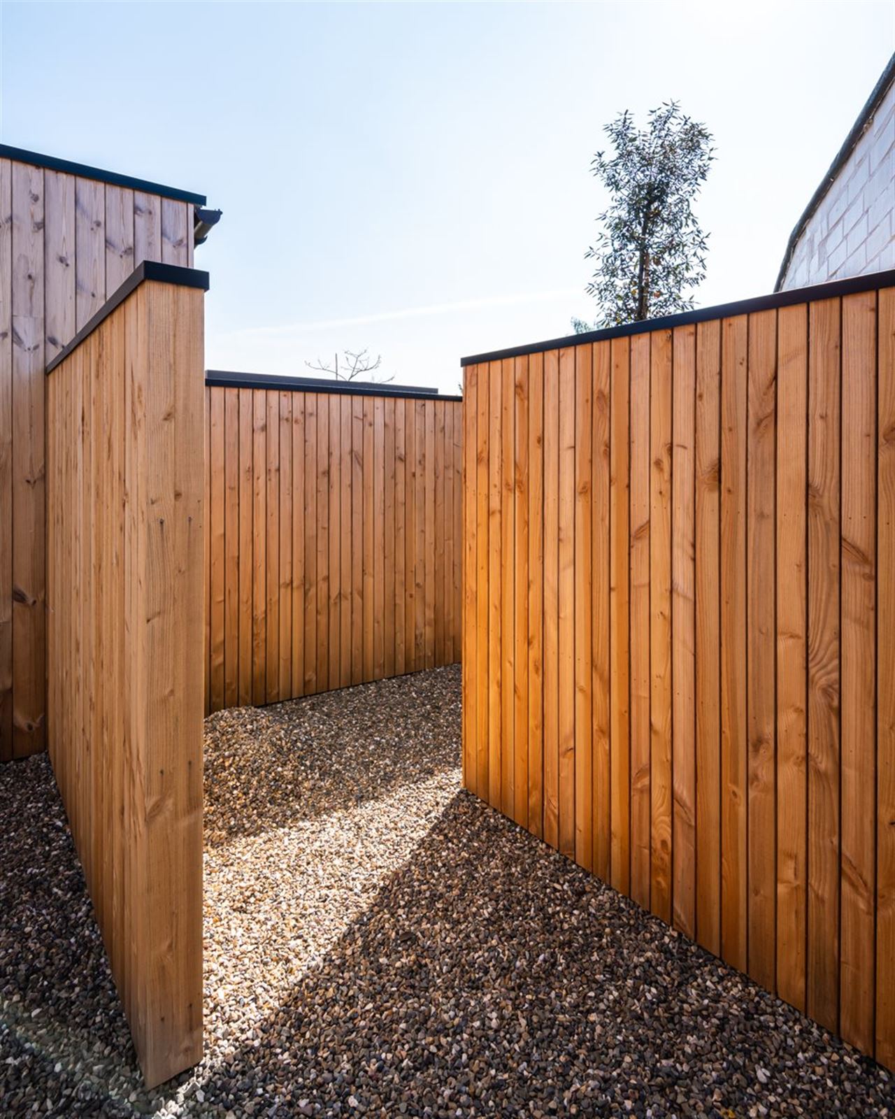 Moderne recente woning met garage en tuinterras