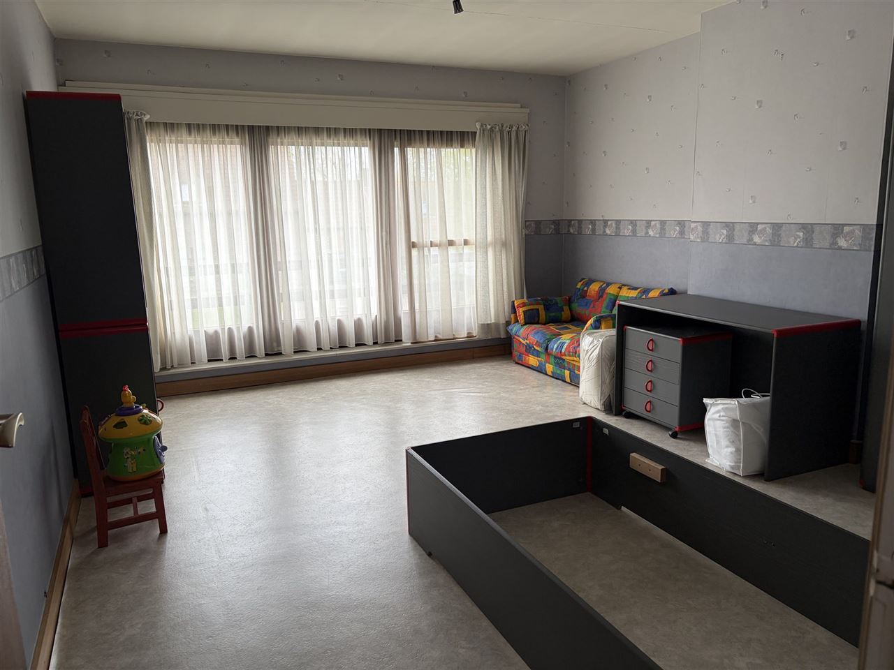 Charmant huis met gezellige tuin, garage en 3 slaapkamers.