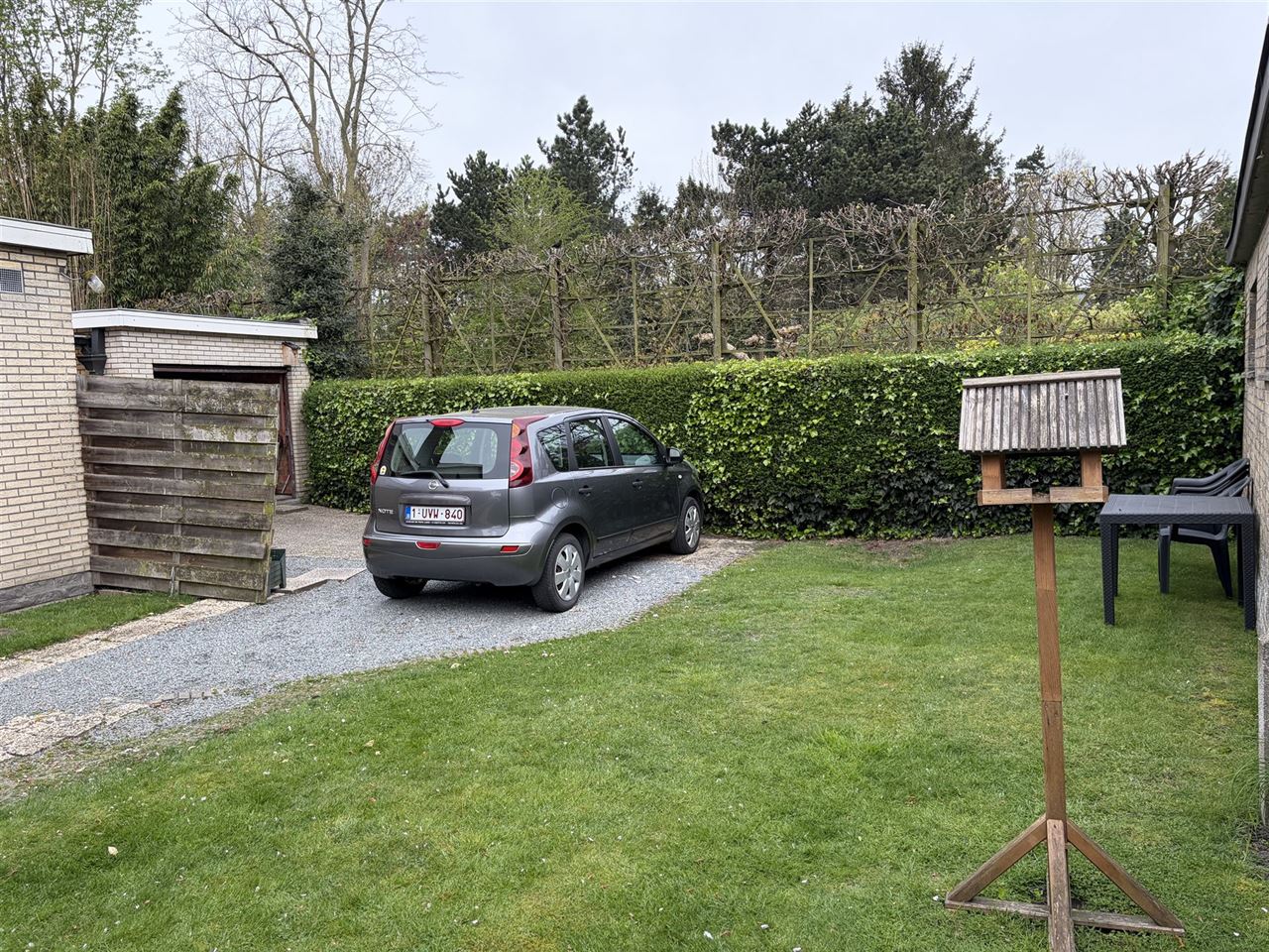 Charmant huis met gezellige tuin, garage en 3 slaapkamers.